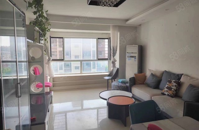 精装修 南北通透 刚需小三居 交通便捷 
医疗配套成熟送家具