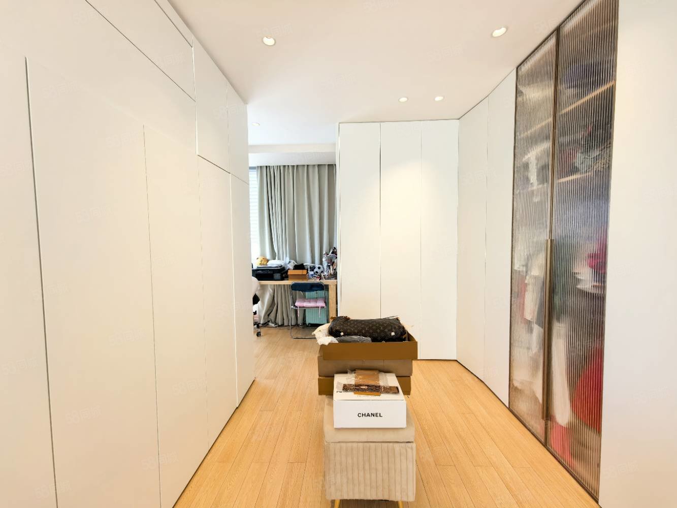 德和领秀广场4室2厅2卫140㎡南北172.8万