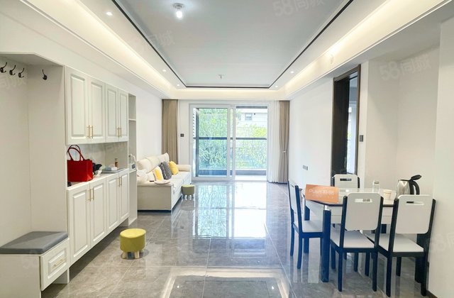 万科光澜道3室2厅117㎡145万二手房图片