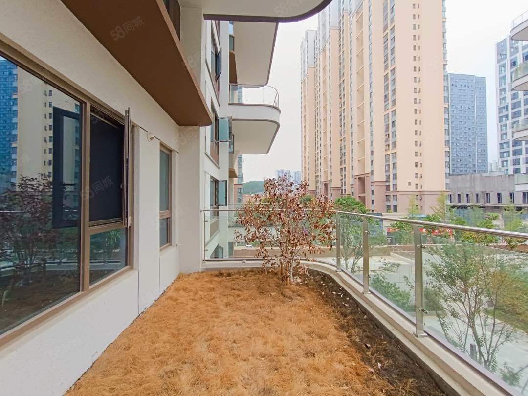 国瑞麓林府4室2厅3卫143㎡南北125万