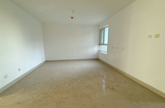 万达旁  乾祥居边户三室  全明带车储  花园路  对过