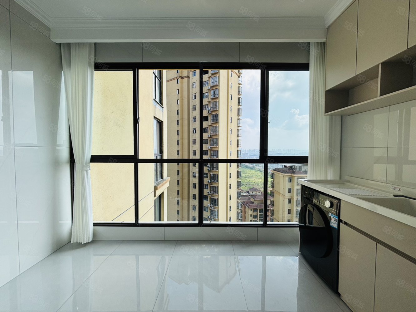 香槟国际5室2厅2卫130㎡南北69.8万