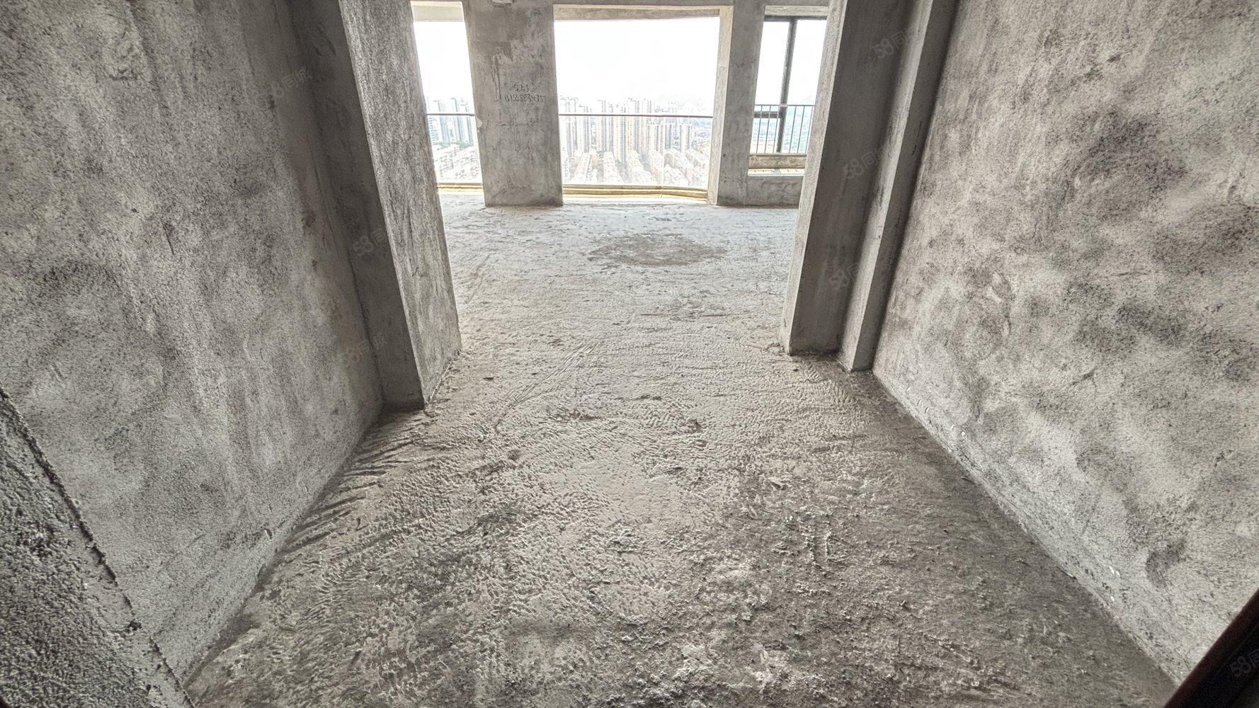 天秀湾5室2厅4卫254㎡南北268万