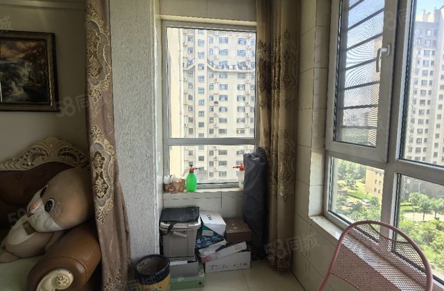 楼层好 南北通透 环境优美 双卫生间 装修好 小三房
