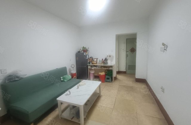 东昌中学，精装两室好楼层二楼，兴华路，金鼎50 ，停车方便，