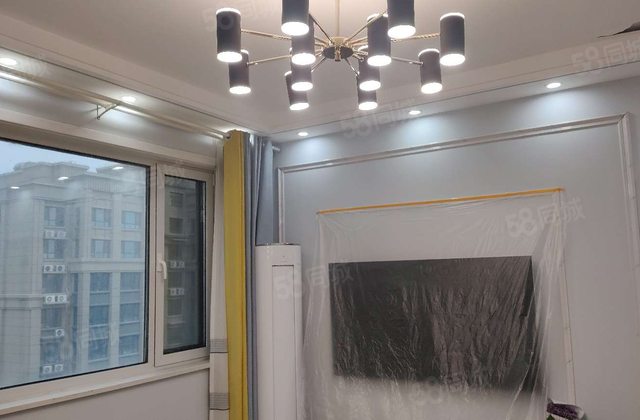 和园精装三室，带车位地下室，好楼层，仅售132万.