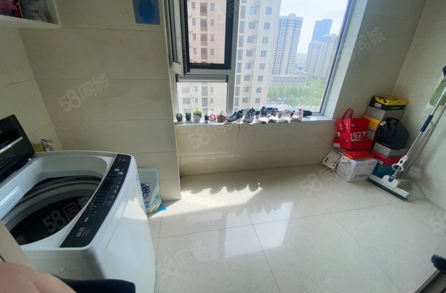 昌润莲城瑞荷园 精装好房 房龄新 商业配套齐全 双卫格局