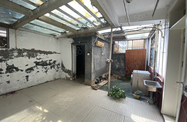 文轩 农行家属院 一楼带院 独立大门   两室