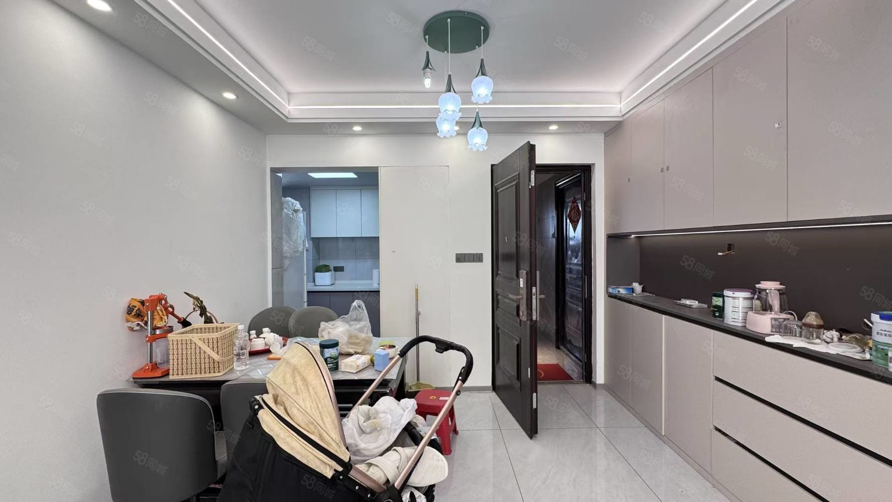 合景泰富云湖天镜3室2厅2卫110㎡南北73.8万