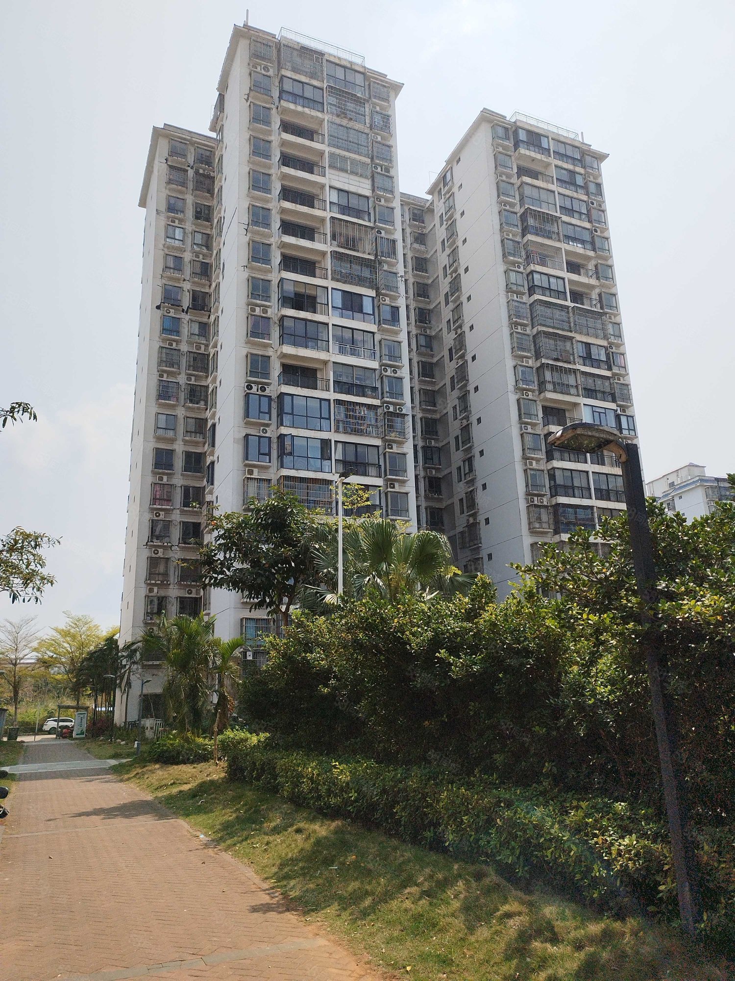 新香缇假日2室1厅1卫71㎡南41万