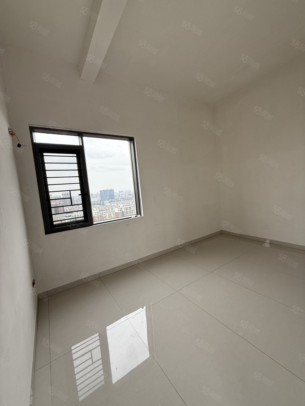 东方玺园6室3厅3卫200㎡南北95.8万