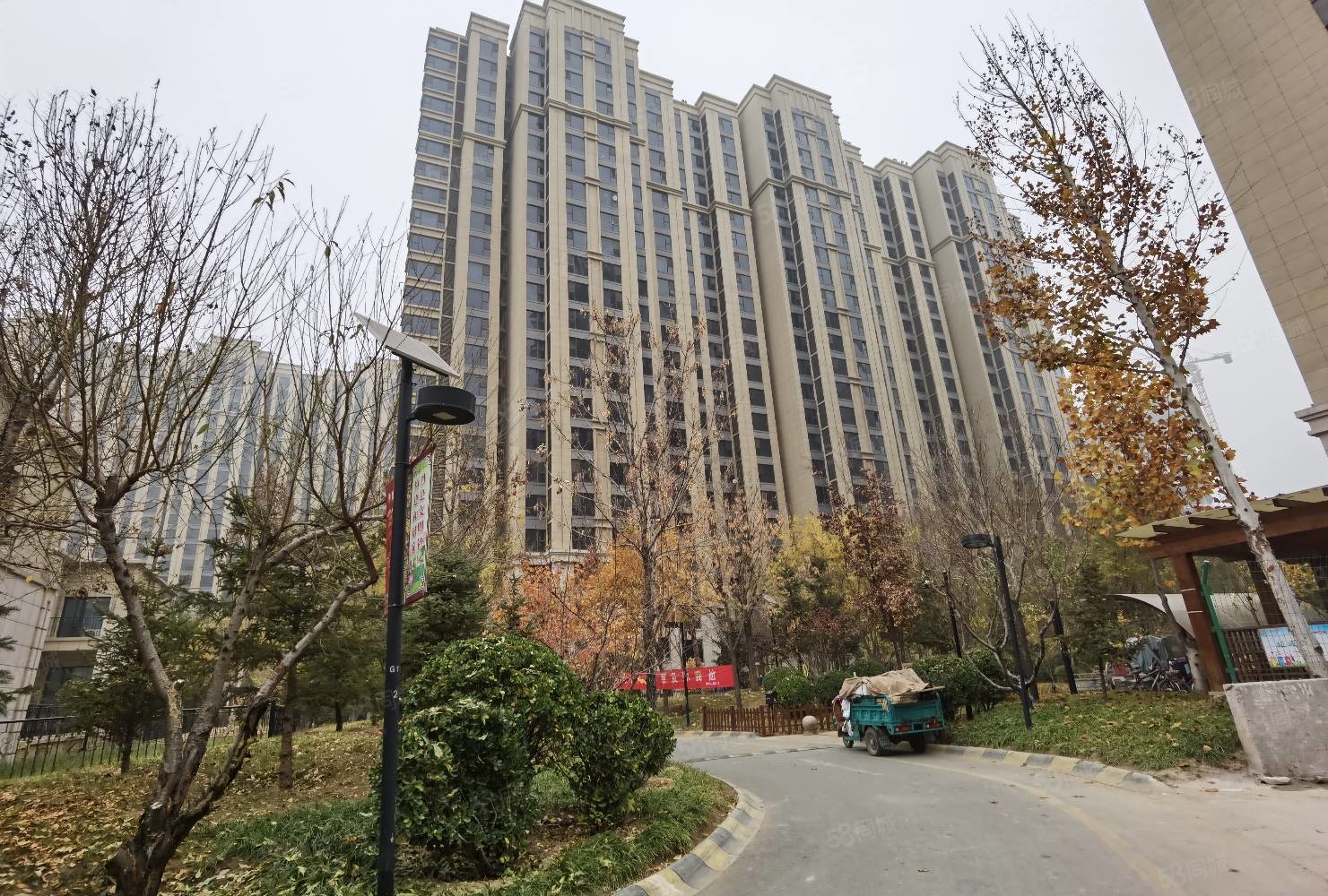 可落户 狮子城豪装两居 东南两居 95万