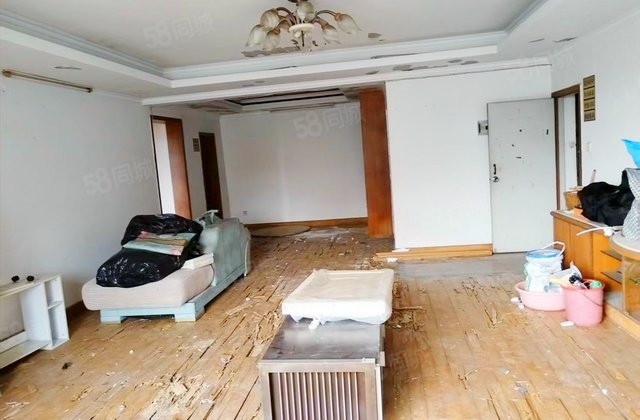 金泰大厦4室2厅172.47㎡140万二手房图片