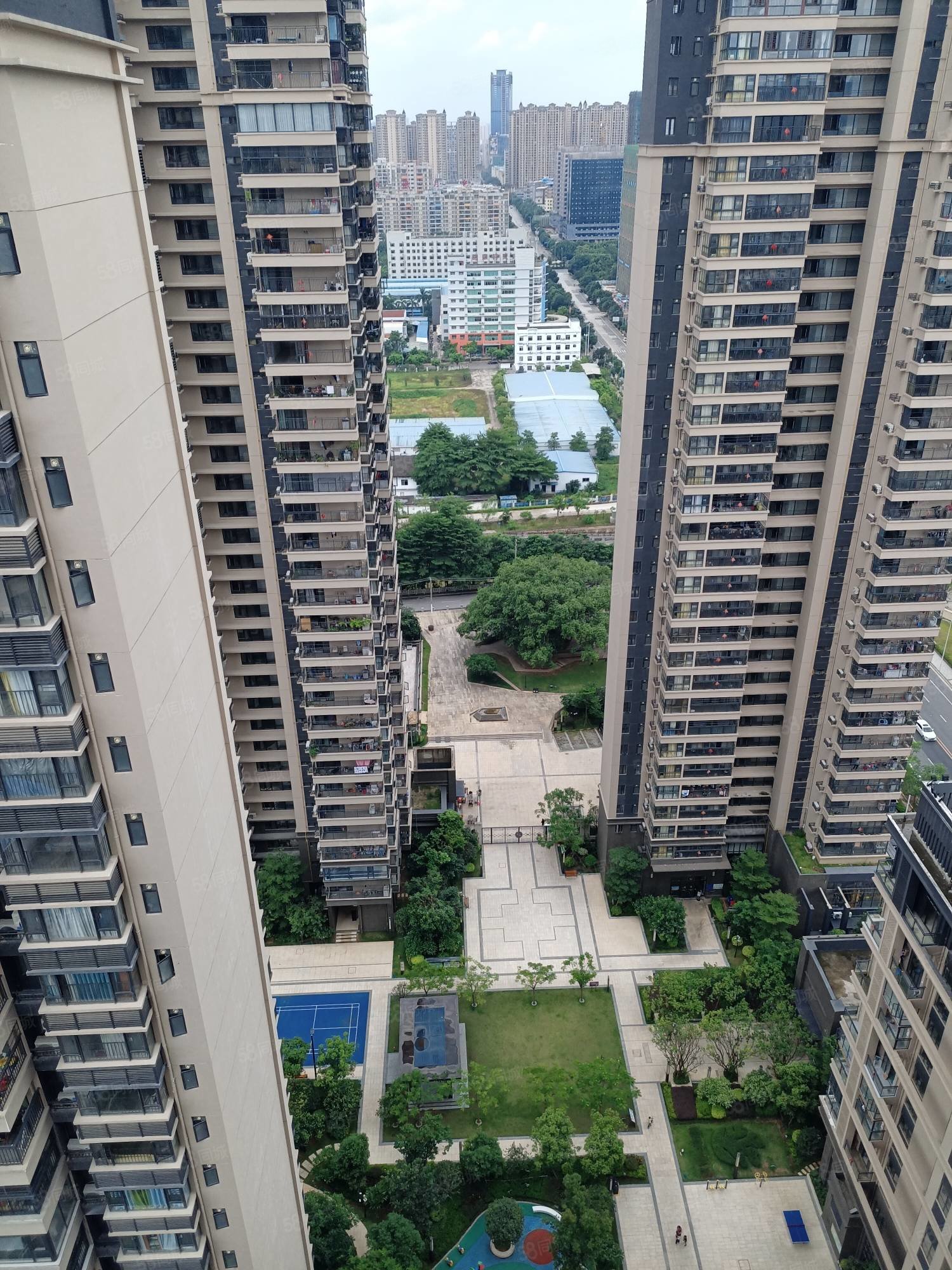 高新区 招商榕园小区 精装末入住过 4房2厅2卫高新二路