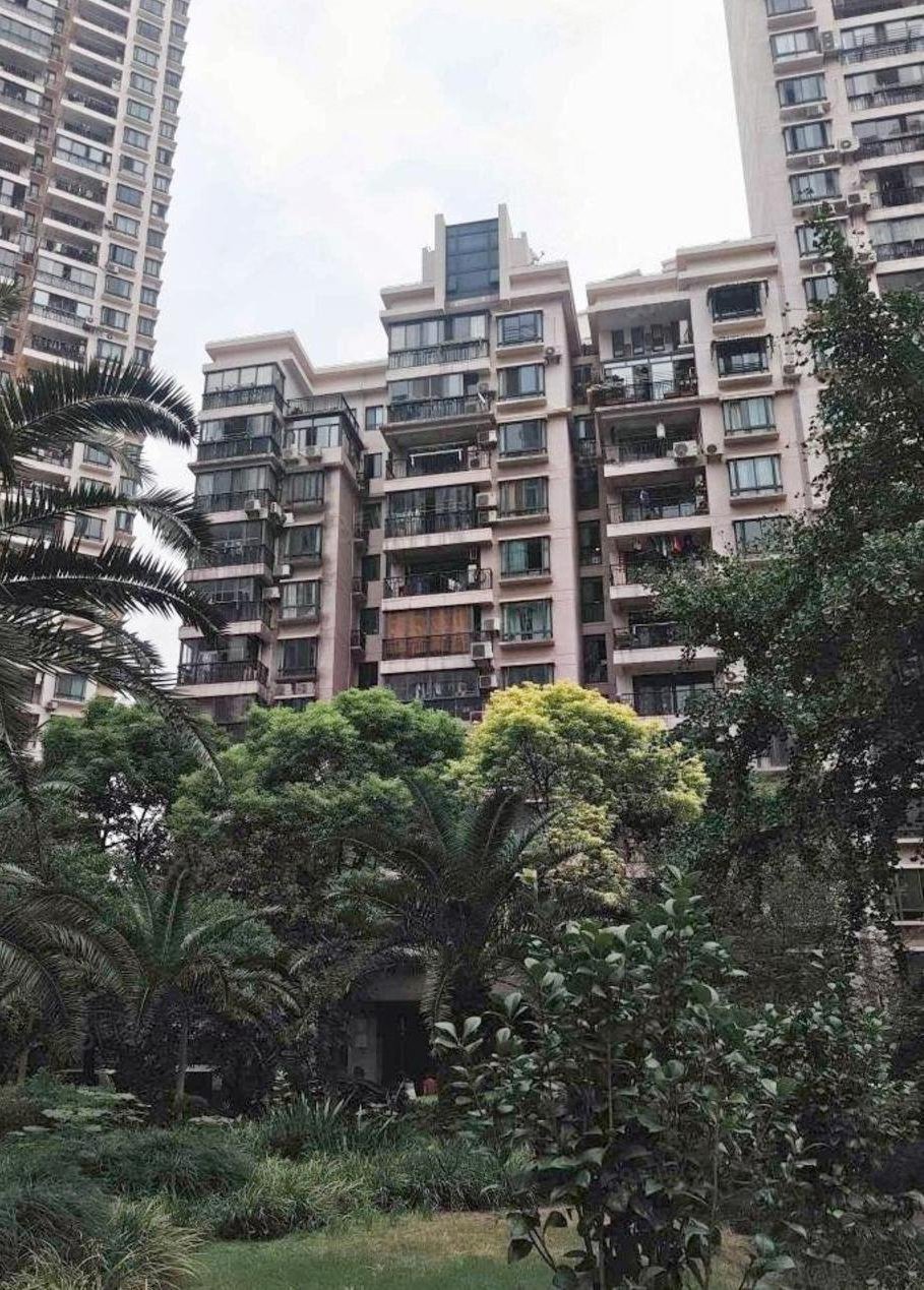 中远两湾城(二期)3室2厅2卫135㎡南北926万