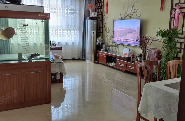 必看好房 板楼 小三居 双卫格局 出行方便 电梯房 看房随时