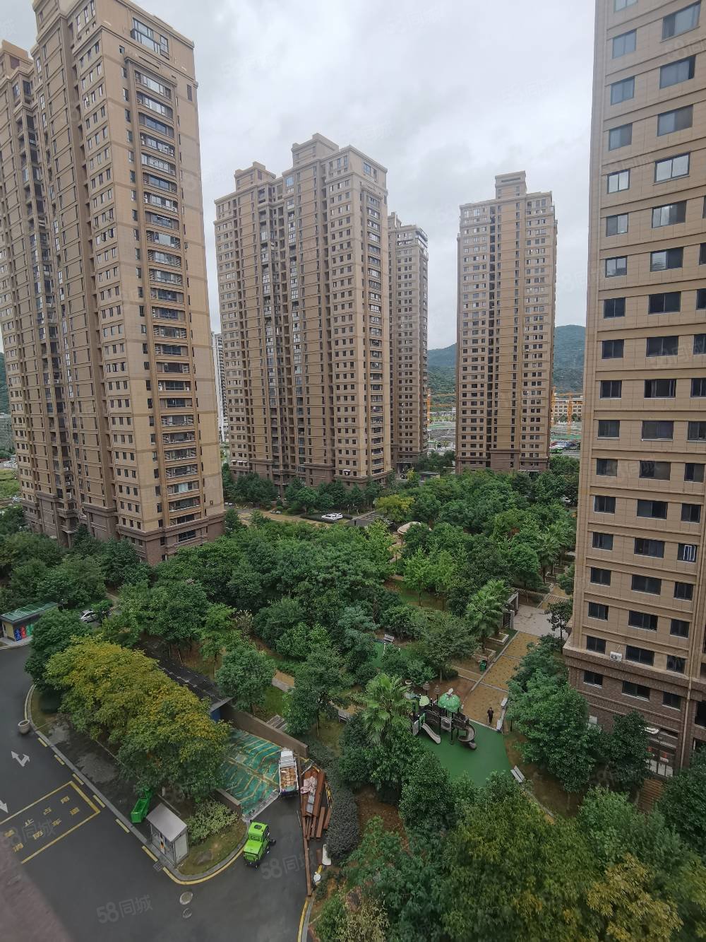 罗西住宅区五组团4室2厅2卫176㎡南北255万