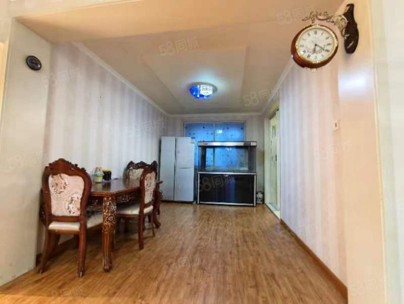 警察公寓(延吉)3室2厅2卫138㎡南北48万