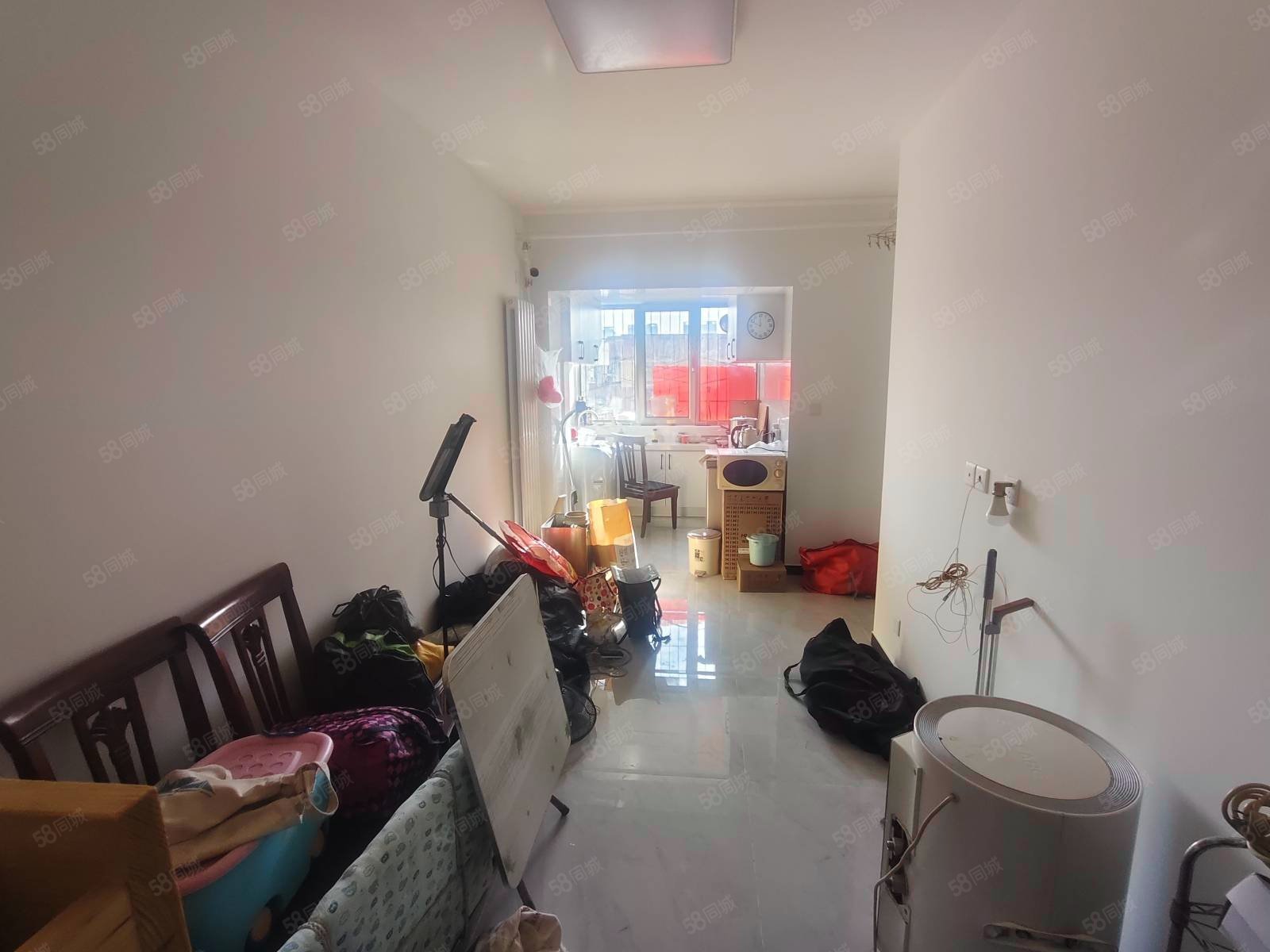 西馬莊園1室1廳1衛(wèi)41.71㎡南北103萬