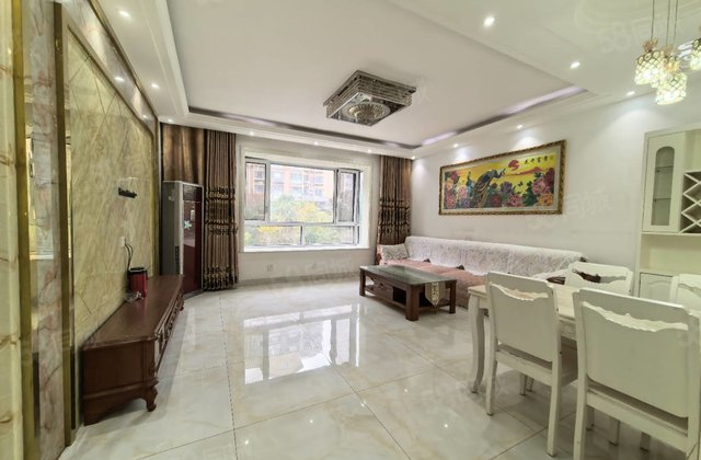 龙湾二期 电梯洋房 精装 3室朝阳 车位 储藏室免大税