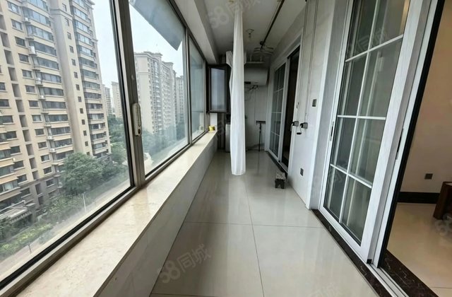 急售 润景苑东区 中间好楼层 带车位 储藏室