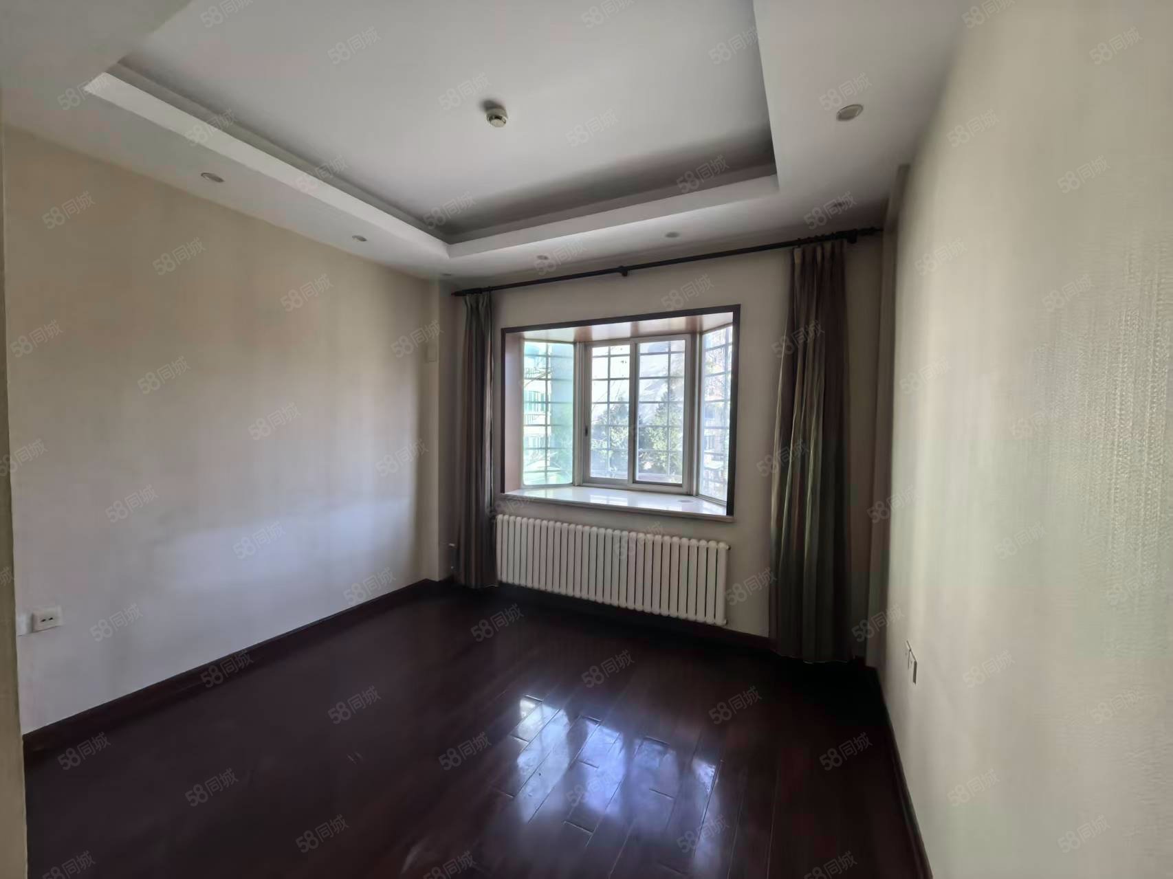 聽濤雅苑(別墅)4室2廳3衛(wèi)335.82㎡南北1400萬