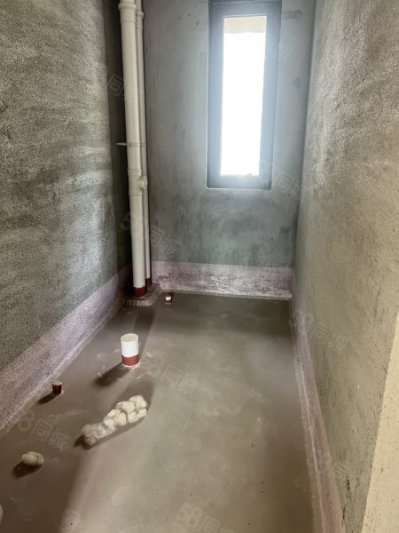 建业心怡苑3室2厅2卫122㎡南北98万
