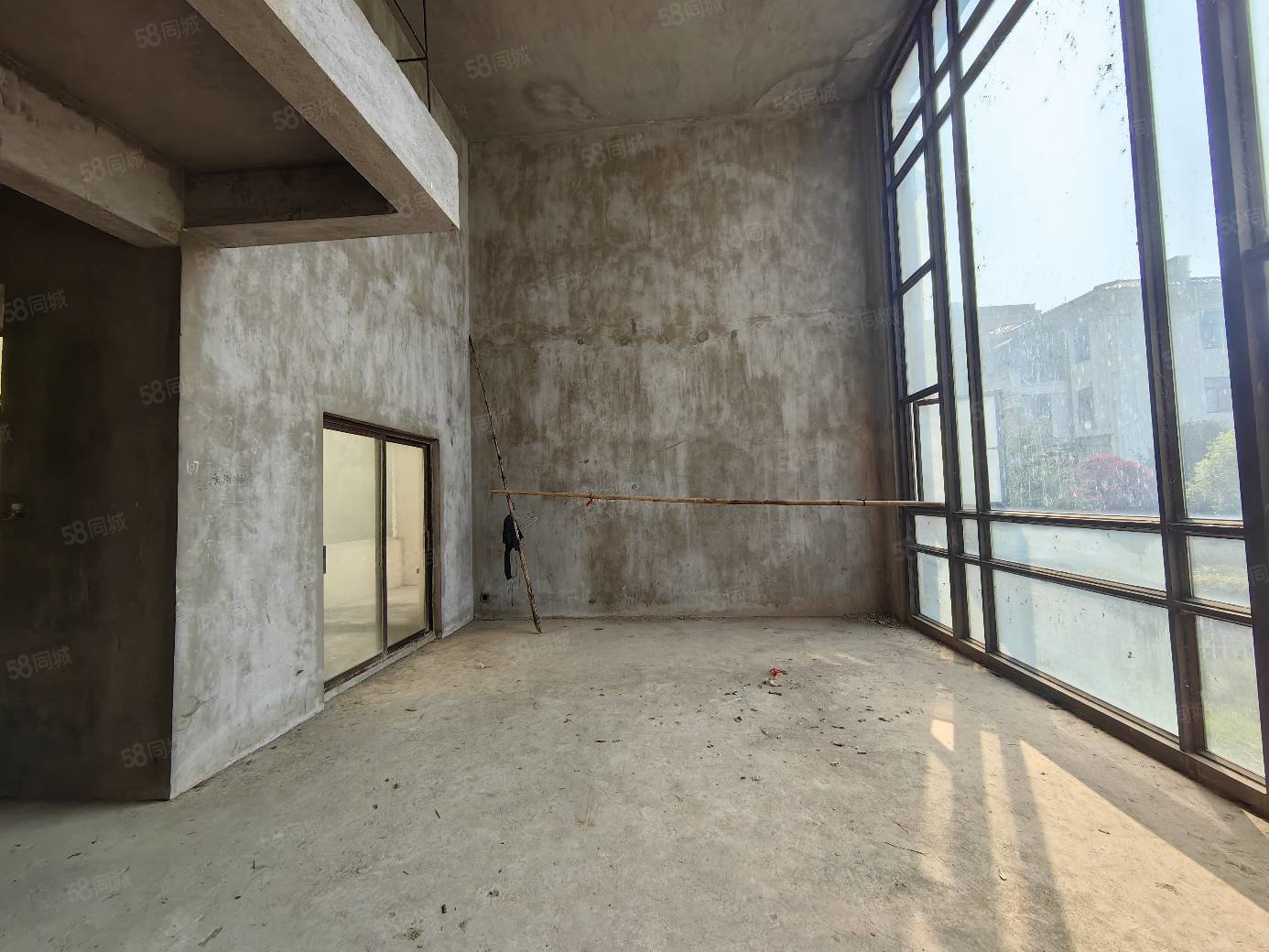 德和沁园(别墅)5室2厅4卫281㎡南北569万