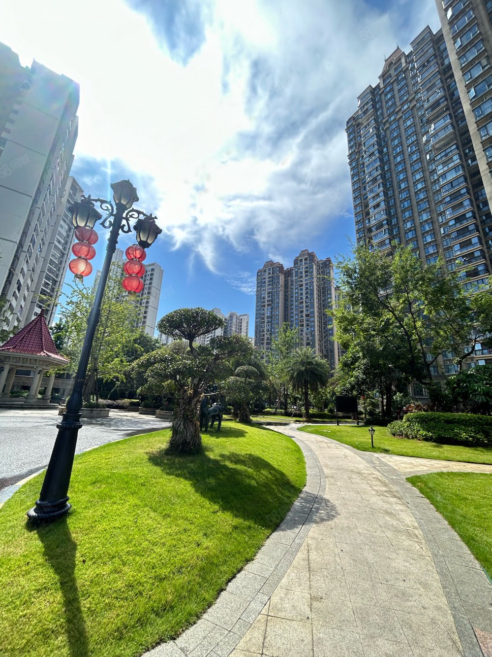 静兰湾一期四房中间楼层朝南采光非常好