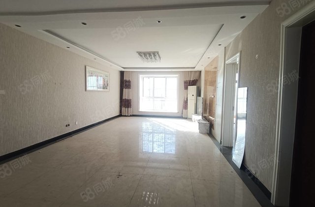 香江 有电梯 出行方便 小三房 高楼层视野无遮挡 双卫生间