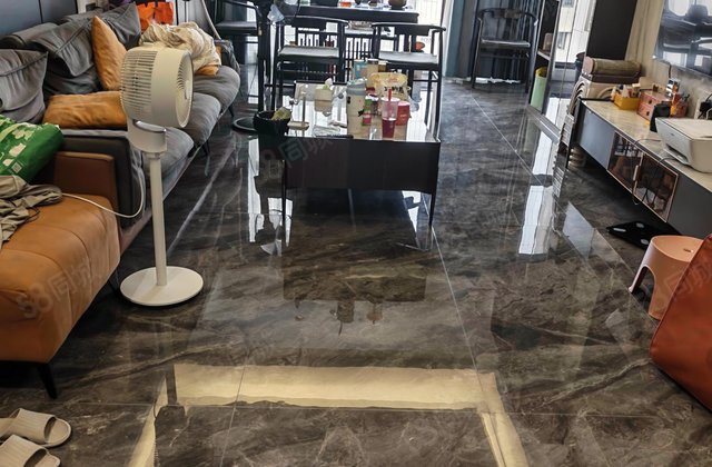 世茂璀璨天元4室2厅135㎡185万二手房图片