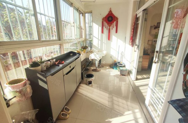 刚需小三居 精装好房 南北通透 中间楼层采光好 满二