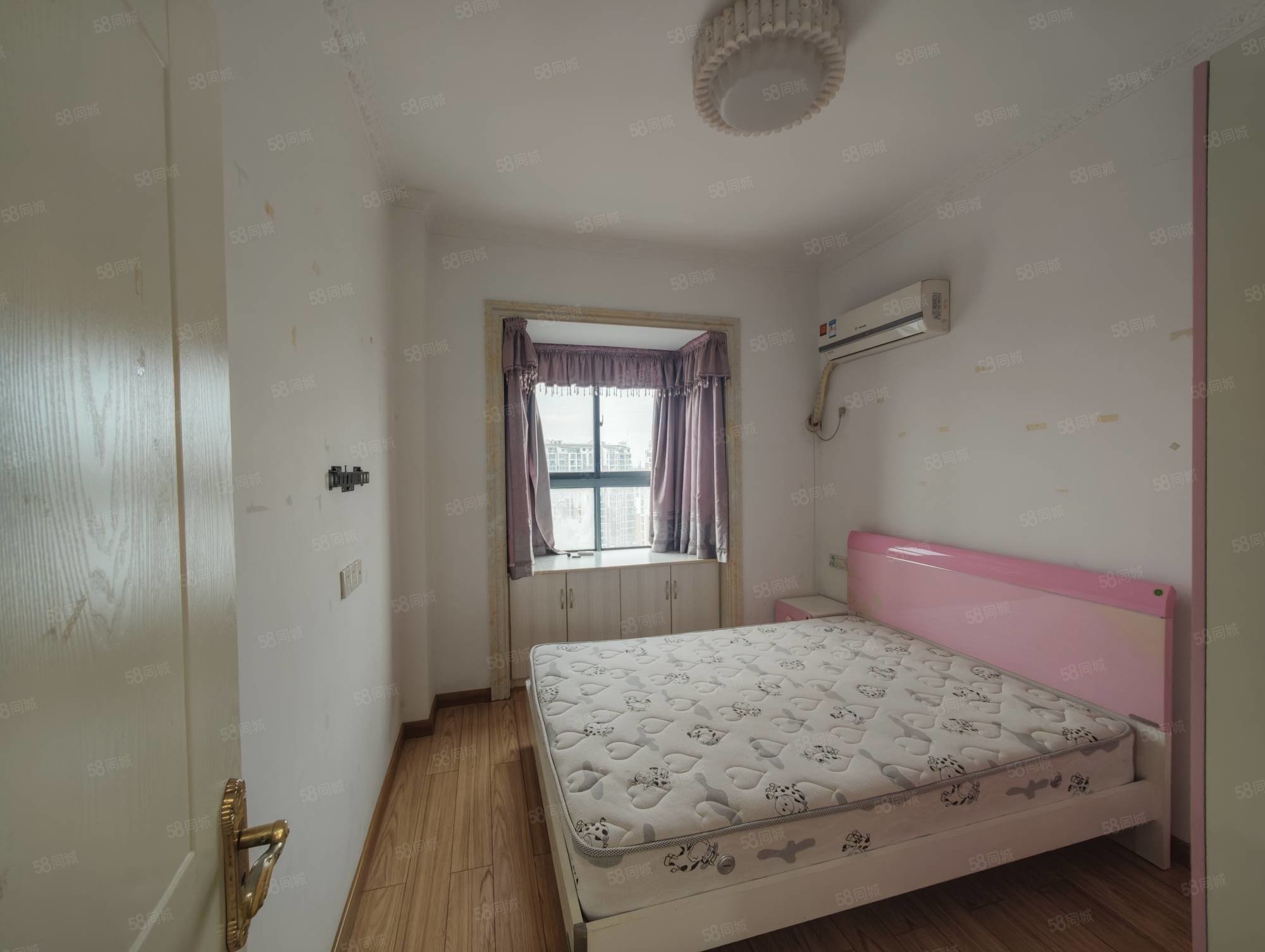 共和名城6室4厅4卫126㎡南80万