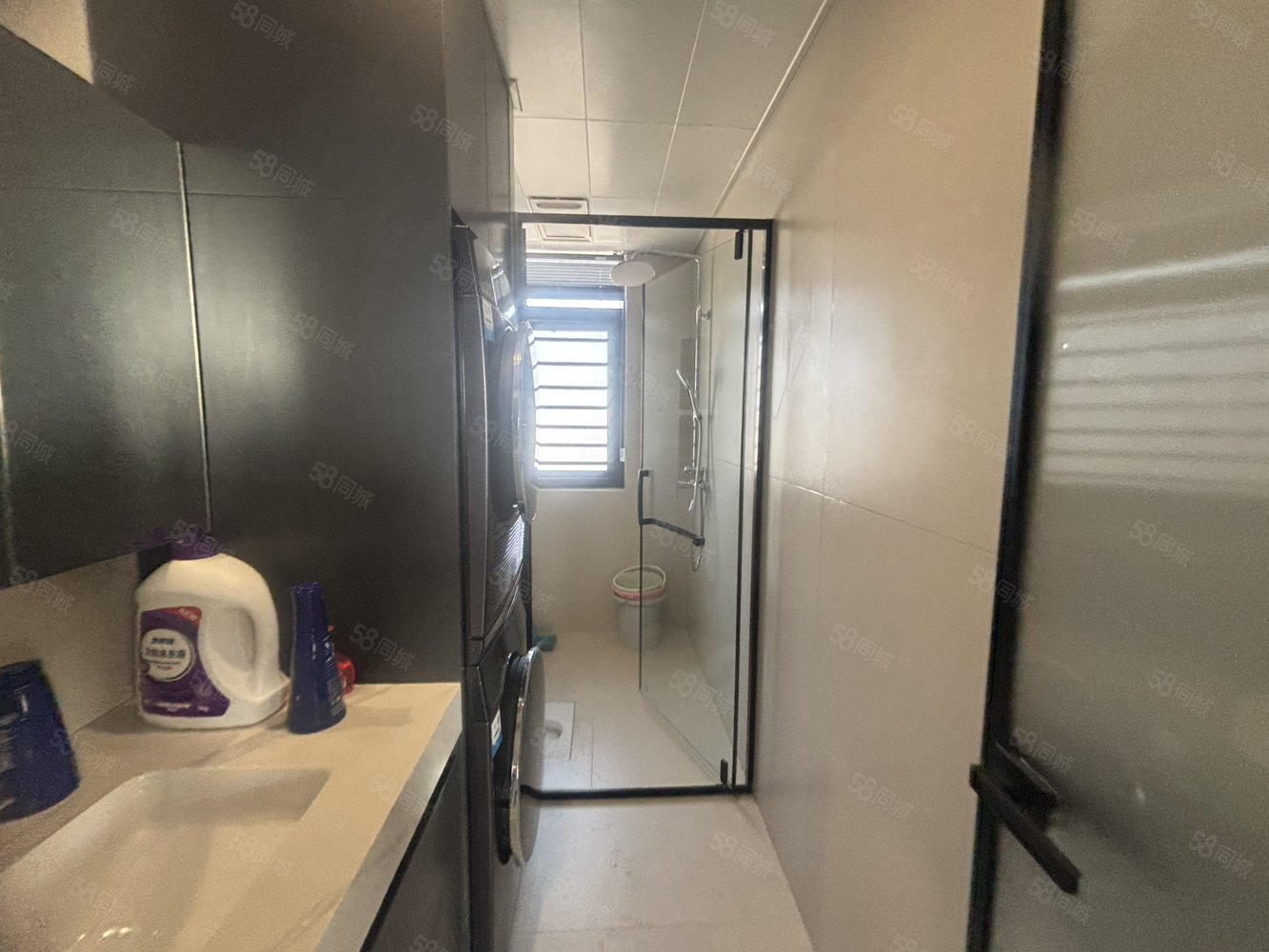 德和领秀广场5室2厅3卫172㎡南北220万