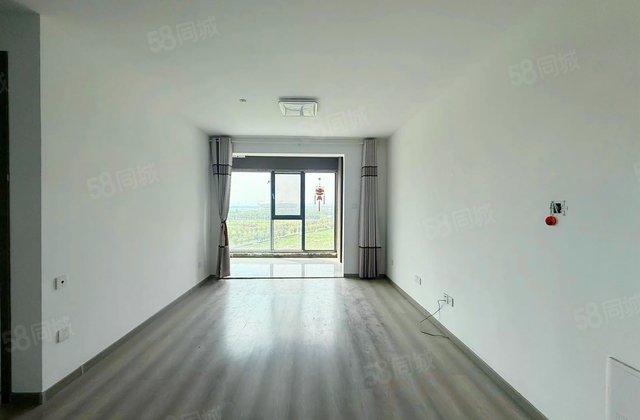绿地国博城新里紫峰C113室2厅100.64㎡66万二手房图片