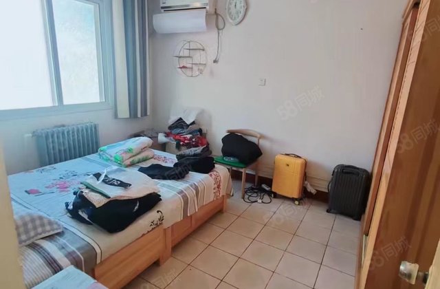 3室2厅1卫送家具全款优惠房东直卖