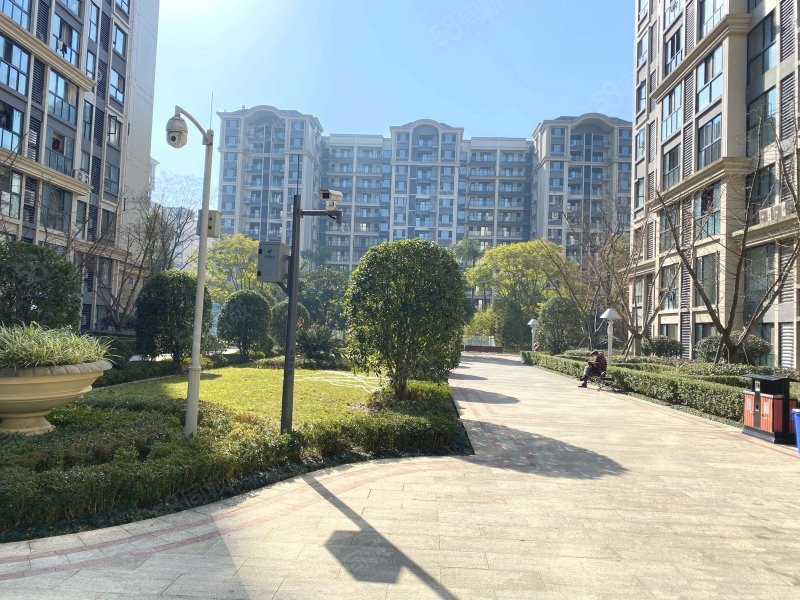 香瑞楠府3室2厅2卫92.72㎡东156.8万