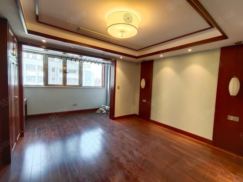 大学星城3室2厅3卫180㎡南北112万