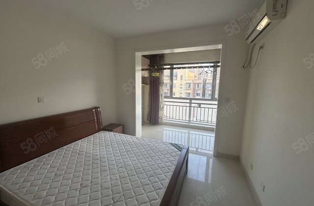 龙湾二期 带车位储藏室 精装可拎包入住 随时看房