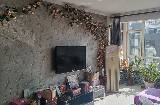 凯悦豪庭电梯9楼132平三室一厅简单装修,,兴海南街-葫芦岛58同城