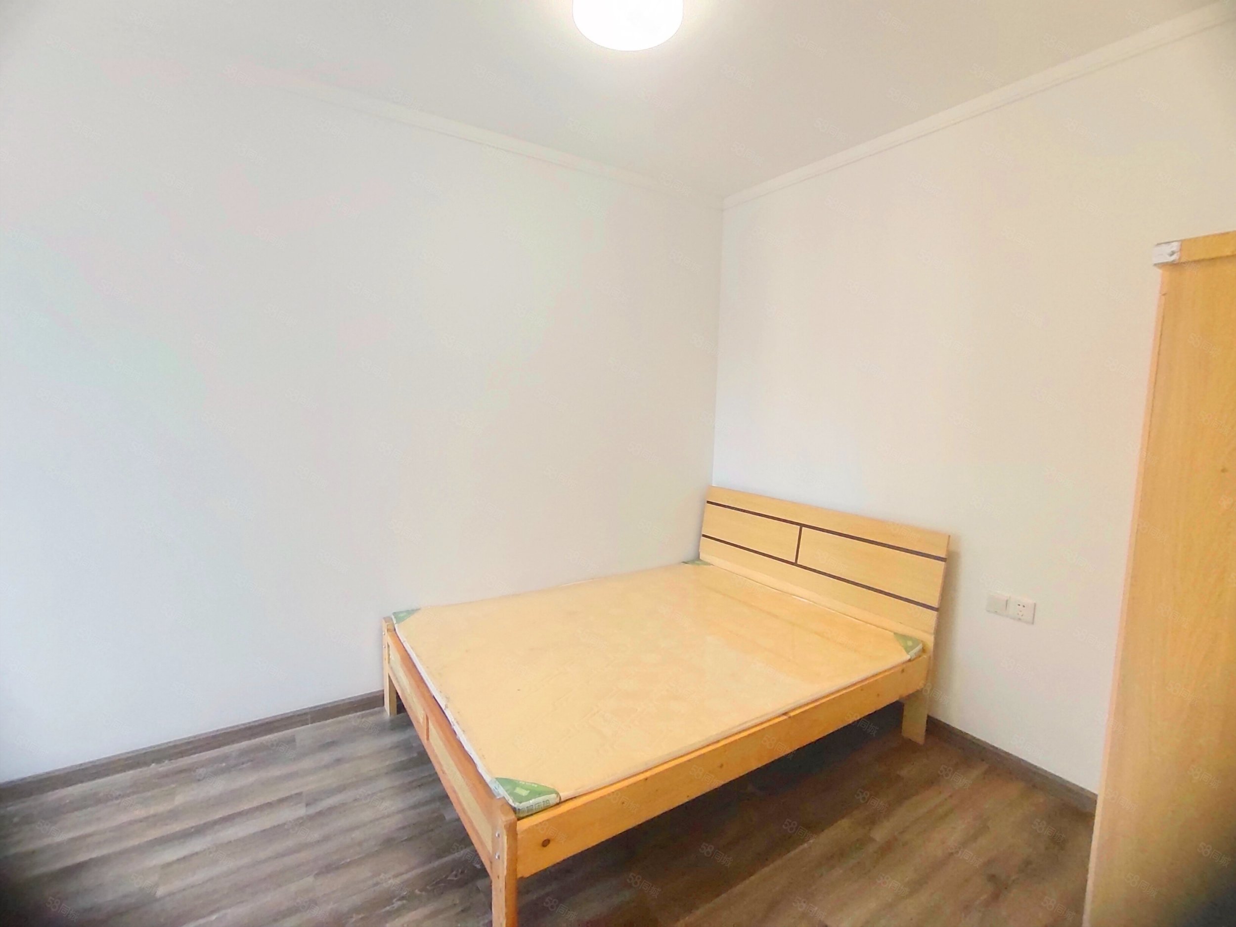 国贸天成2室2厅1卫77㎡南165万