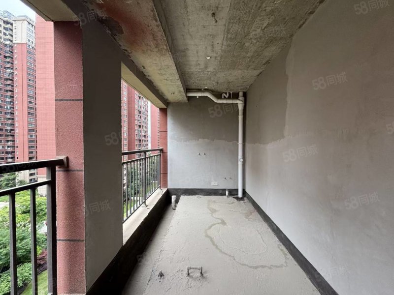 合景启城4室2厅2卫165㎡东南110.6万