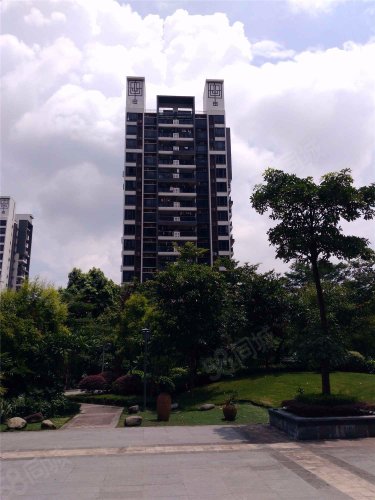 汇东国际花园 高档社区 离地铁口800米 带学位 交通方便