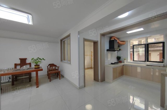 东昌中学本部 金鼎市中心一楼带院 地暖三室 精装未住