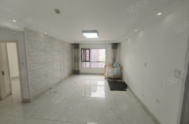 水岸花语。  好楼层，急售。送储。有钥匙