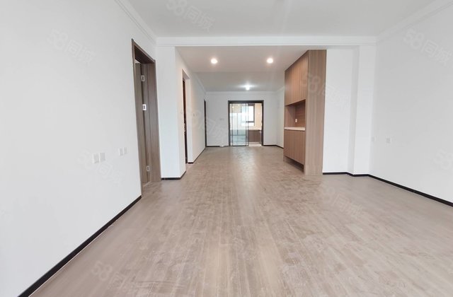 保利和府(二期)4室2厅137㎡106万二手房图片