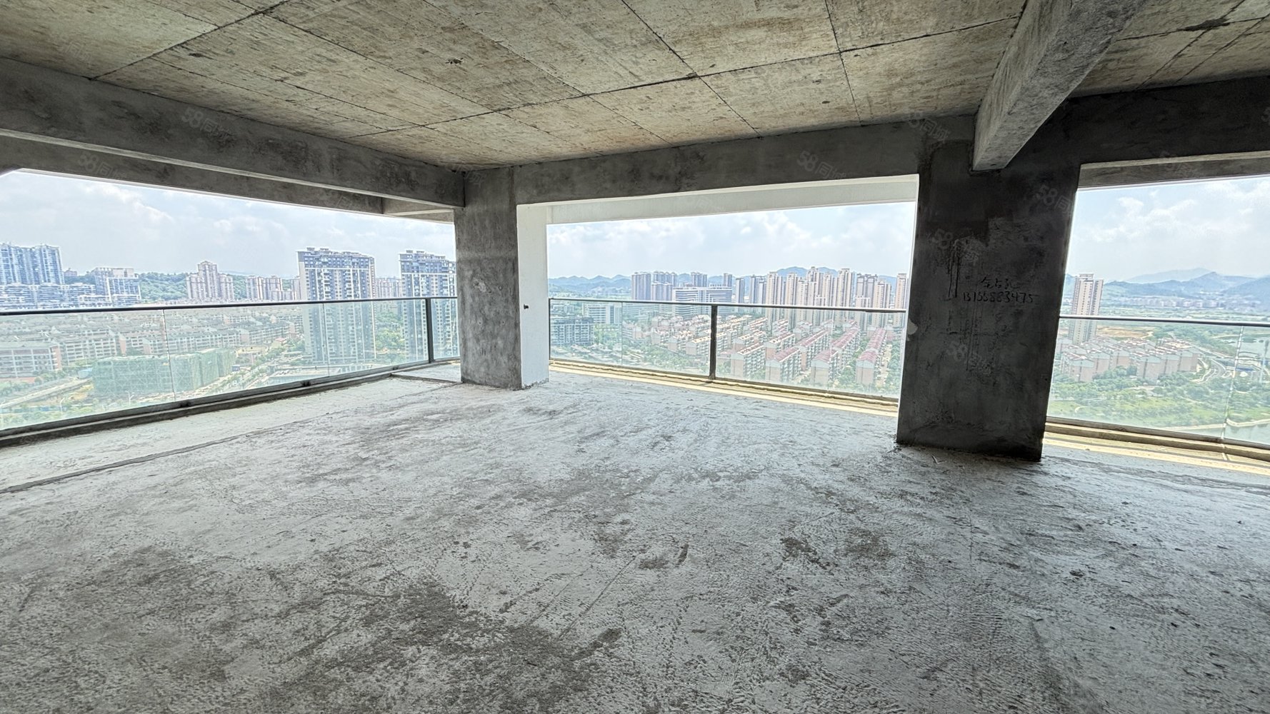 天秀湾5室2厅4卫254㎡南北268万