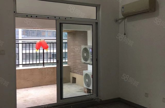 华建1街区壹号观邸，5室3厅3卫。