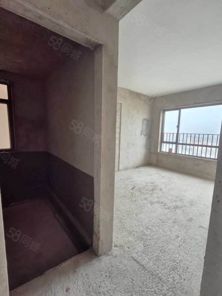 【10图】笋盘恒福时代城三期,一线绝美江景,三房两厅两卫,售61.