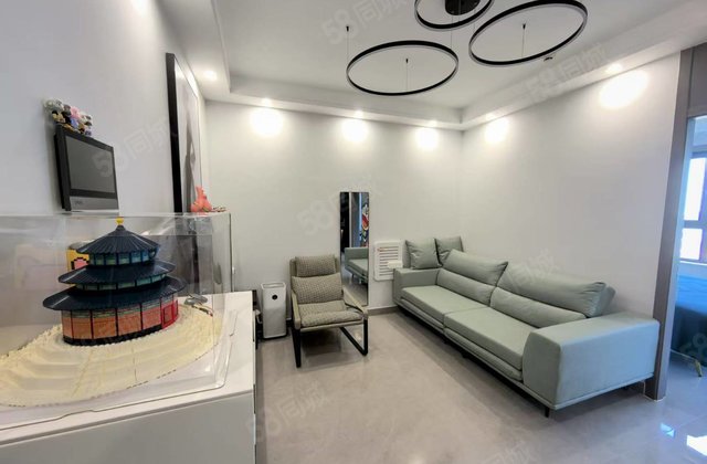 公园东邻 中央帝景 观景房 精装两室两厅 免大税